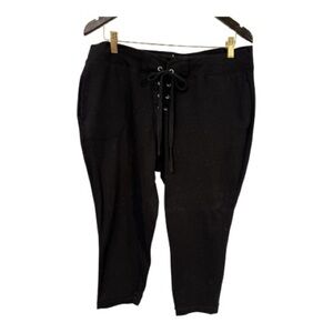 New York and Company Soho Black Capri Joggers